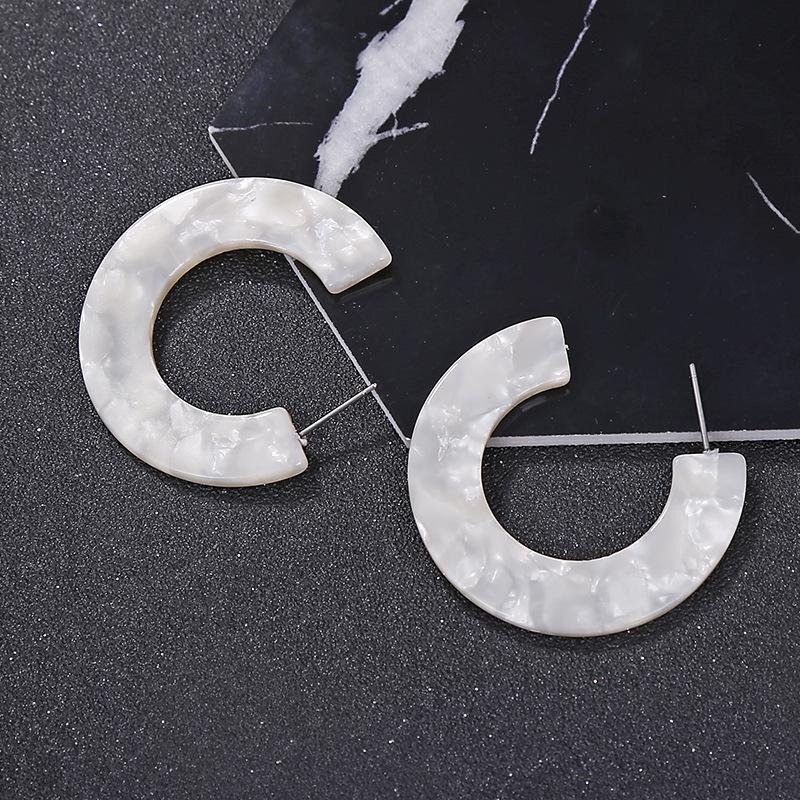 Leopard Print Resin Personalized Earrings with C-shaped Opening, Fashionable and Classic Earrings