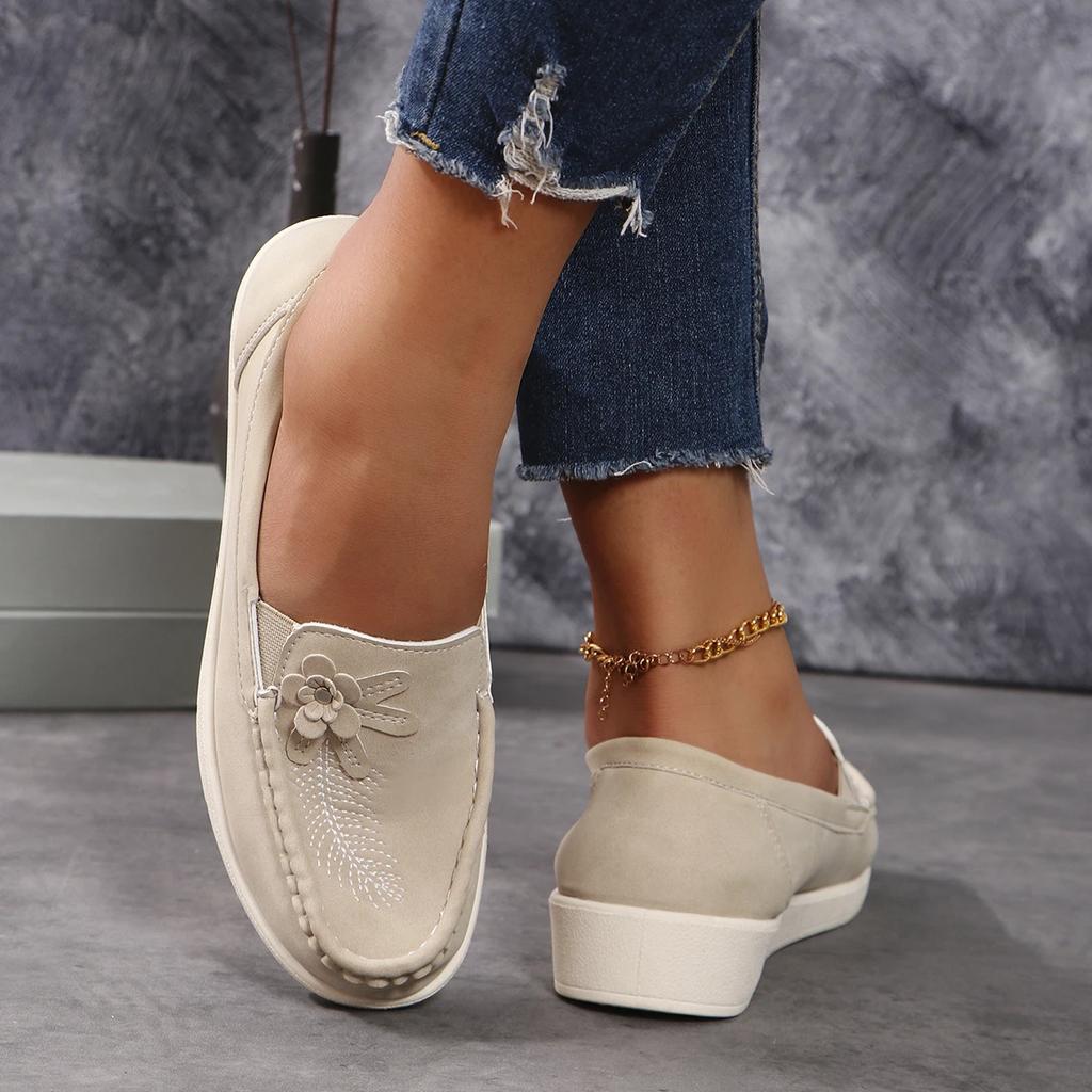 Women Casual Shoes Off White Flower Slip on Loafers Sneakers Woman Soft Low Heels Sports Tennis Casual Sneaker Female Footwear