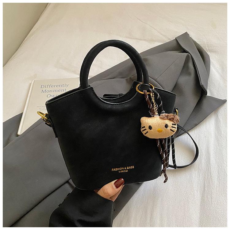 

Winter new fashion simple personality fashion handbag casual messenger bag bag shoulder bucket bag чорний