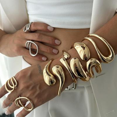 Armbandset aus unregelmäßiger Legierung im europäischen und amerikanischen Stil mit Wassertropfen-Federöffnung