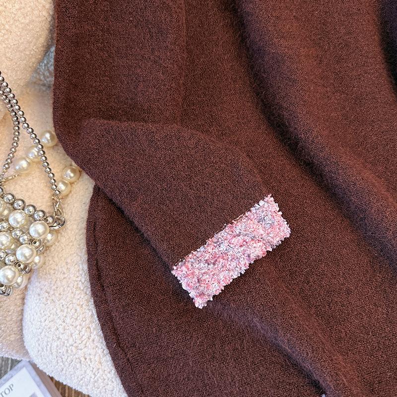 Large-size Women's Knitted Sweater with Long Sleeves, Suitable for Spring and Autumn. This Design Piece Is Stylish and Can Make You Look Slimmer.