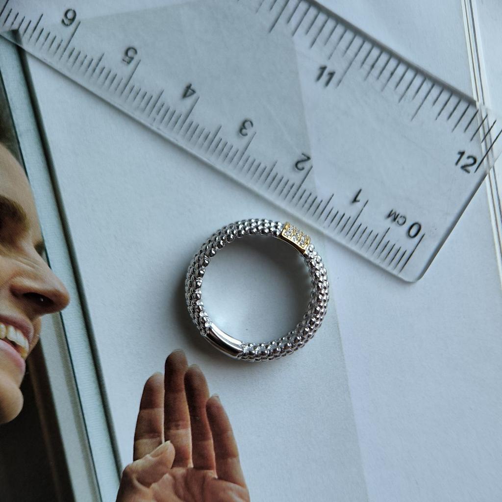 Серебряное кольцо с фианитами, вес изделия 5,75 гр (2184072)