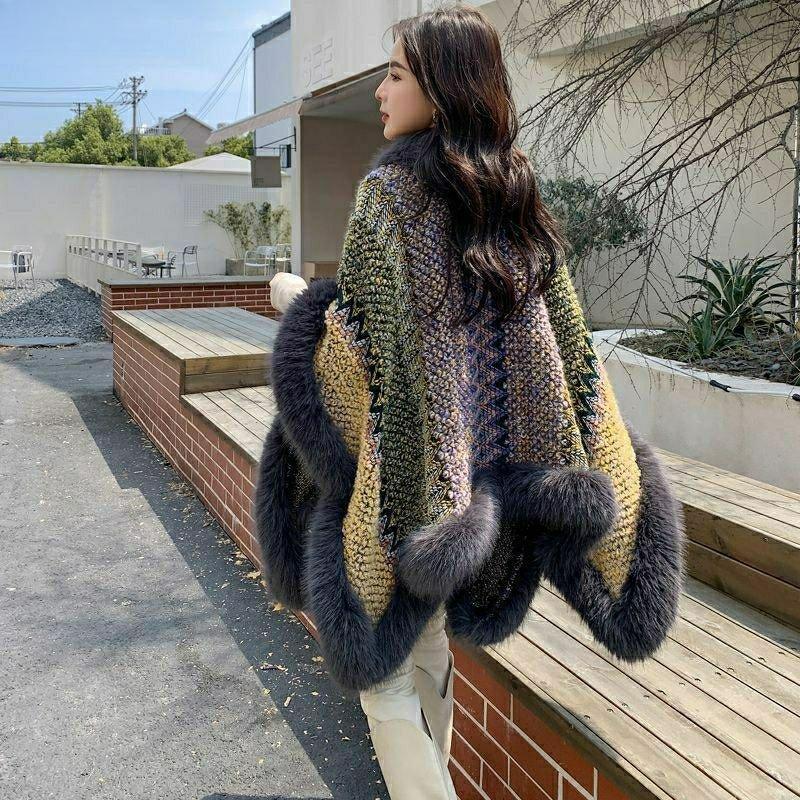 Fur Shawl Women's Outdoor Outfit for Autumn and Winter, Fashionable and Stylish New Style, High-end Scarf with Thickened Cape for Women