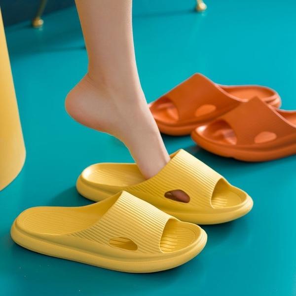 Fashion Super Soft Couple Home Slippers Indoor Non-Slip Sandals Anti-Slip Thick Sole Summer Bathroom Shower Slippers For Women Men(The Size Is Small)