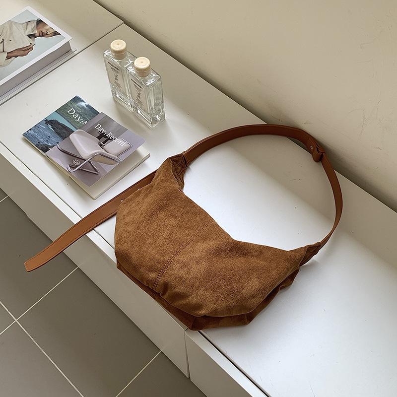 

Vintage Scrub Leather women hobos Shoulder bag Brand design ladies handbag female Crossbody bag winter Faux Suede tote bolsa