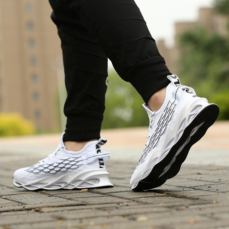 Summer new fly-woven mesh men's shoes breathable casual shoes Internet celebrity running shoes travel shoes men's shoes men's sports shoes