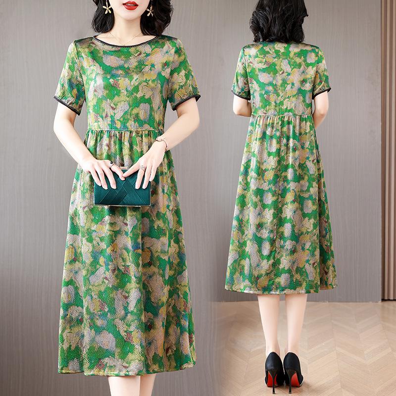 Summer 2026 Retro Print Plus Size Dress for Women: Stylish and Slimming Mother's Outfit