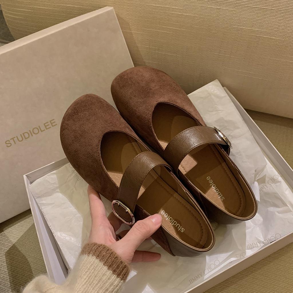 Retro velvet~ leather flat-bottomed Mary Jane shoes for women's 2025 autumn new fashionable round head belt buckle light mouth single shoes