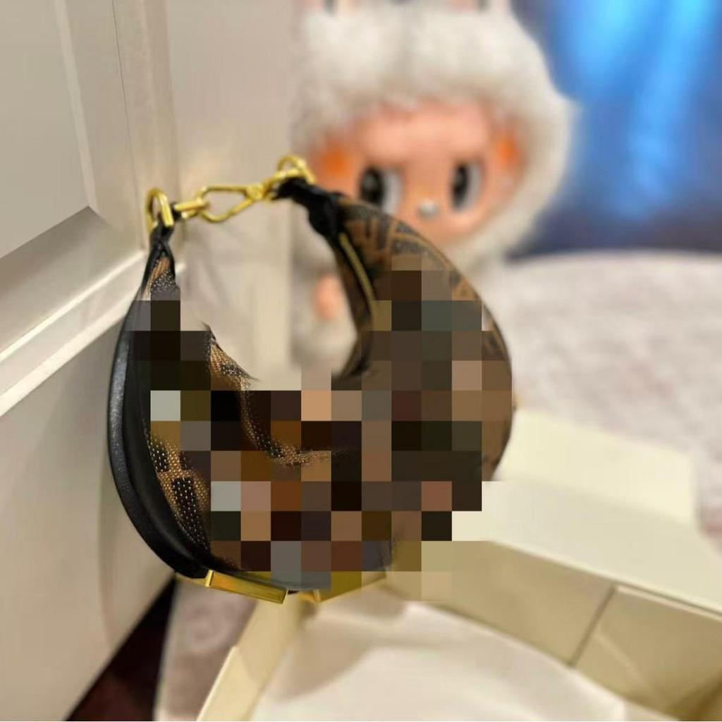 2025 Vielseitige Damen-Einschulter-Umhängetasche aus gewebtem Material - Lässiges Knödel-Design