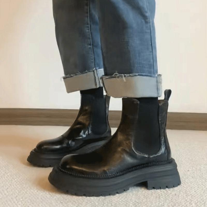 New autumn and winter collection of women's Western-style round-toe boots, large-sized thick-heeled French retro ankle boots