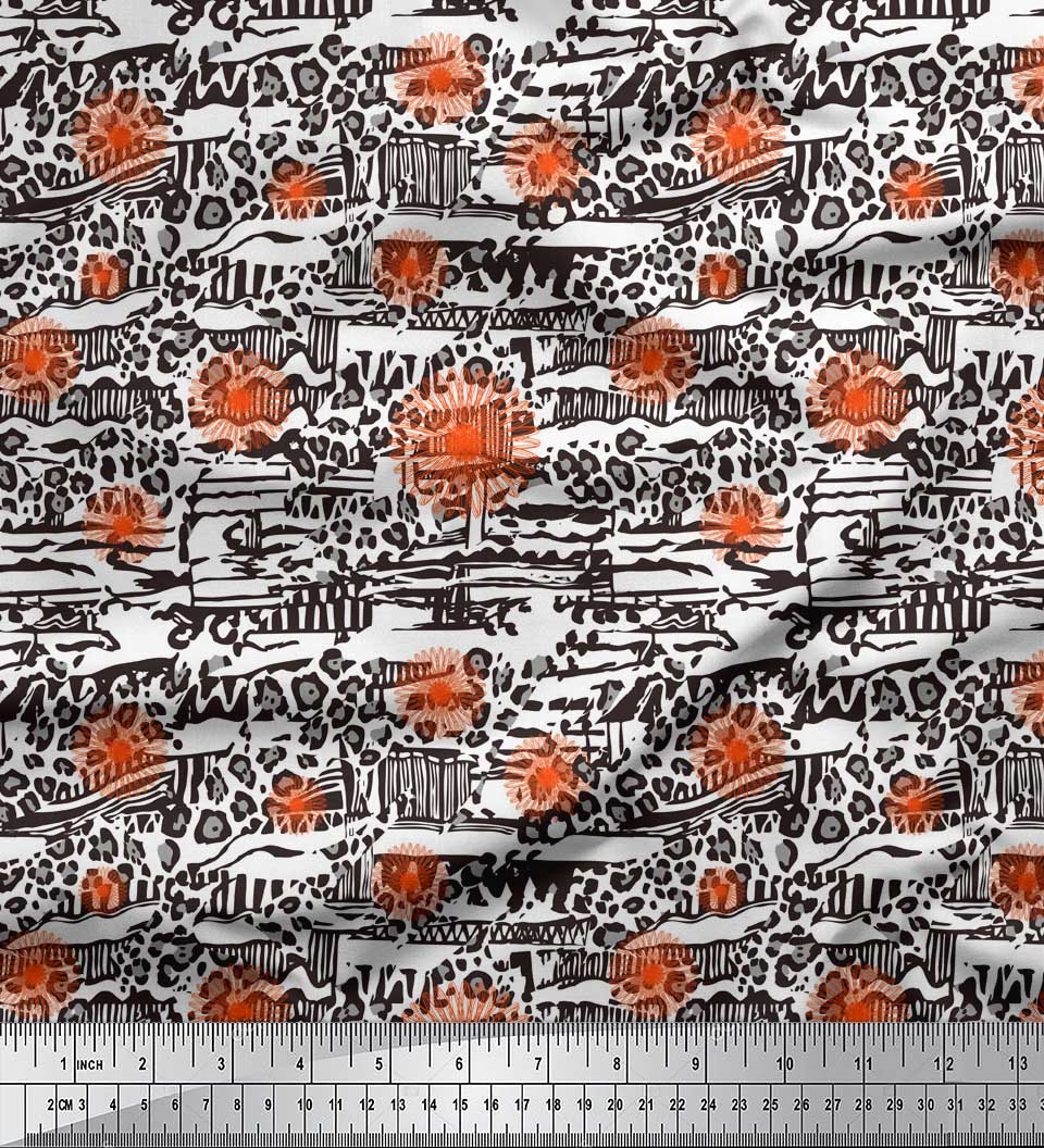 

Soimoi Beige Japan Crepe Satin Тканина з квітковим принтом і леопардовою шкірою тварин, 1 метр 42 дюйма 42 Inch Wide - Poly Crepe білий