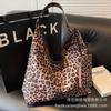 Canvas bag women's large capacity 2025 new autumn and winter leisure leopard print messenger bag versatile class commuter tote bag