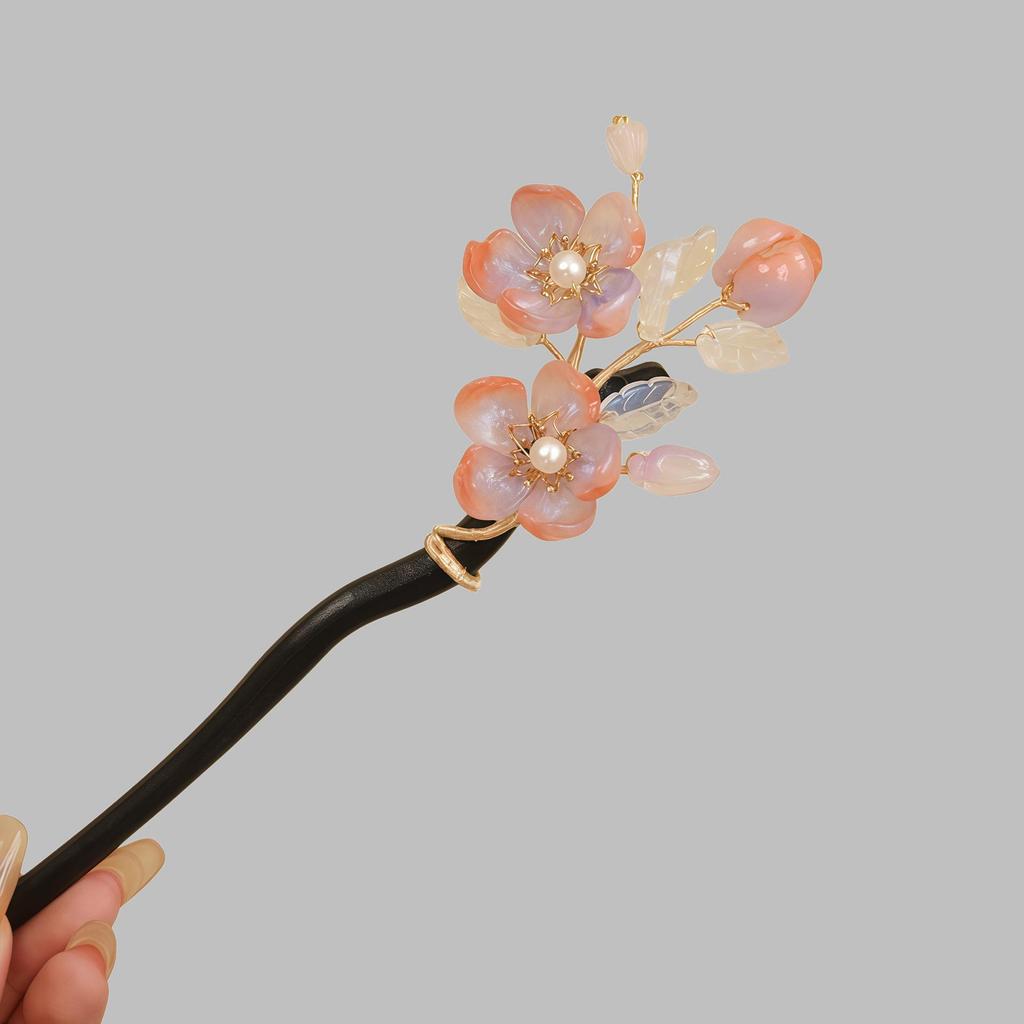 Hanfu Headdress: Retro Chinese Tassel Hairpin with Cheongsam Style