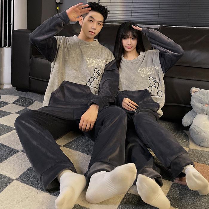 Autumn/Winter Flannel Pajamas: Cozy Round Neck Homewear for Youthful Men and Women