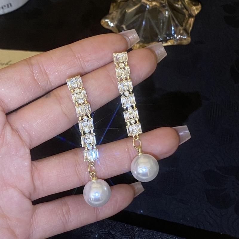 1 Pair Elegant Zircon Pearls Tassels Earrings Long Drop Design Enhances Face Contour for Women Allergy Resistant Copper