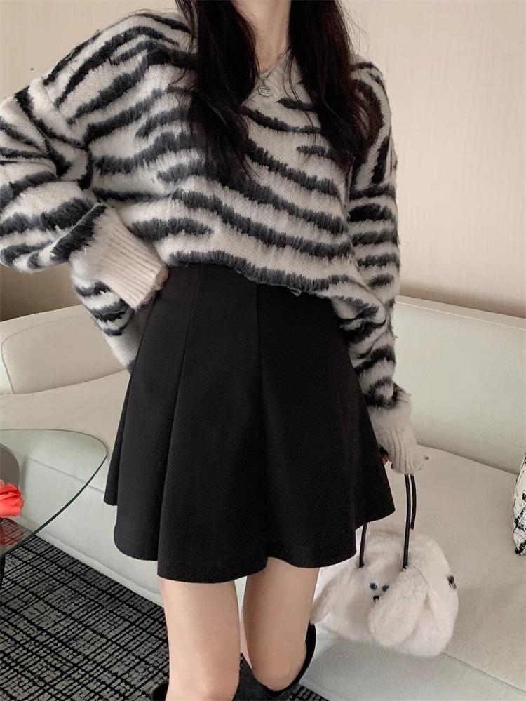 Plus Size Women's Slimming Wool A-line High Waist Pleated Skirt for Autumn