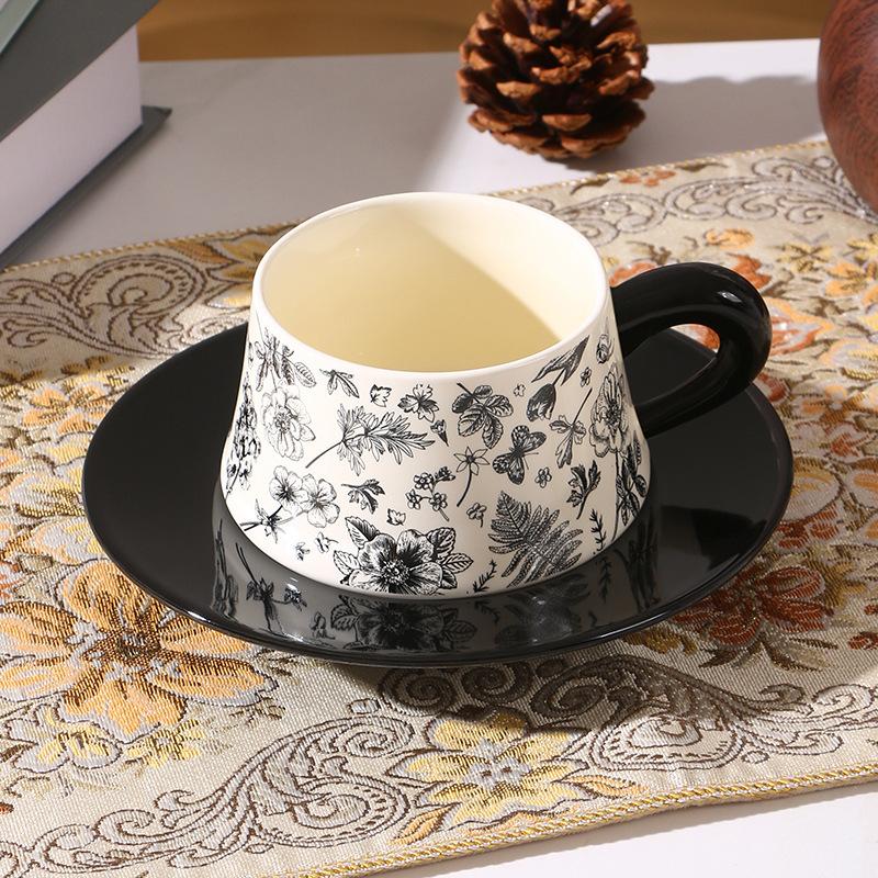French Retro Coffee Cup And Saucer Set, High-End Exquisite Breakfast Cup, English Afternoon Tea Ceramic Cup Souvenir
