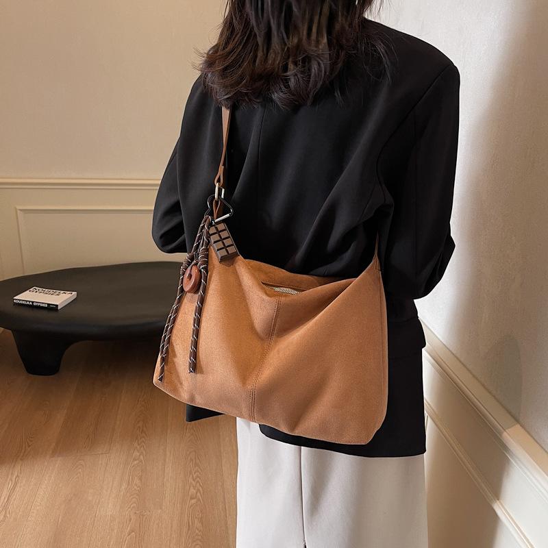 Winter Fashion Large-capacity Underarm Messenger Bag Women's Bag 2025 New Matte Tote Bag Trendy Versatile Shoulder Bag