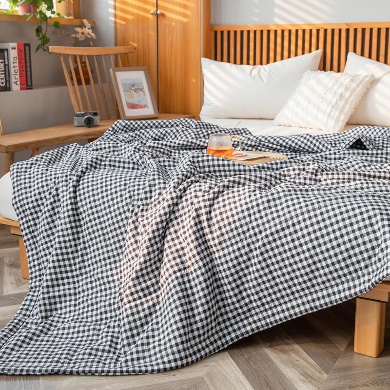 Simple Black White Checkerboard Pattern Summer Quilt Cotton Skin-friendly Air Conditioning Quilted Quilt Multifunction Blanket