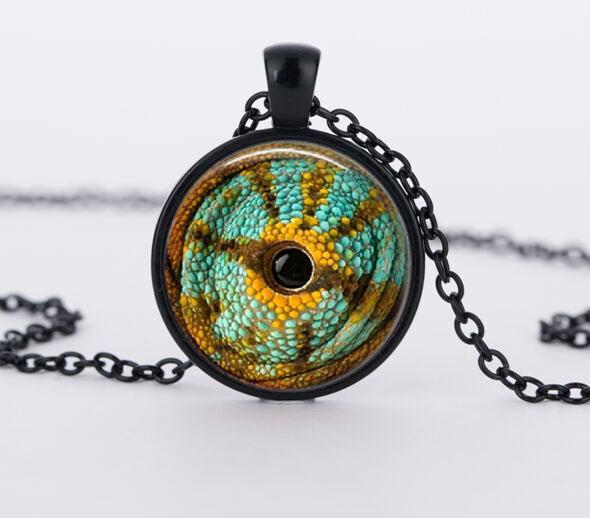 Vintage Red Cat Eye Necklace Dragon Eyes Photo Glass Cabochon Pendant Necklaces Women Men Jewelry