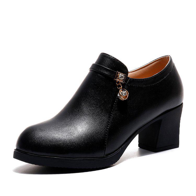 

Женские одинарные туфли на мягкой подошве 2024 года, новые простые универсальные женские туфли на среднем каблуке, удобные и прочные ботинки на платформе 41 чёрный