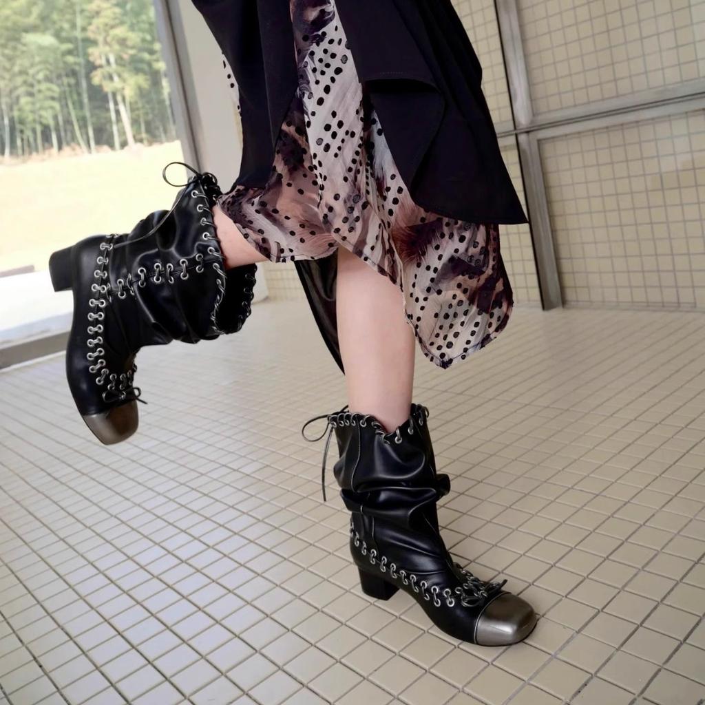 Quadratischer Schaft Schleife plissierte Mode Stiefel Retro großer Schaftumfang dicker Absatz kurze Stiefel Punk-Stil geraffte mittelhohe Stiefel Damen