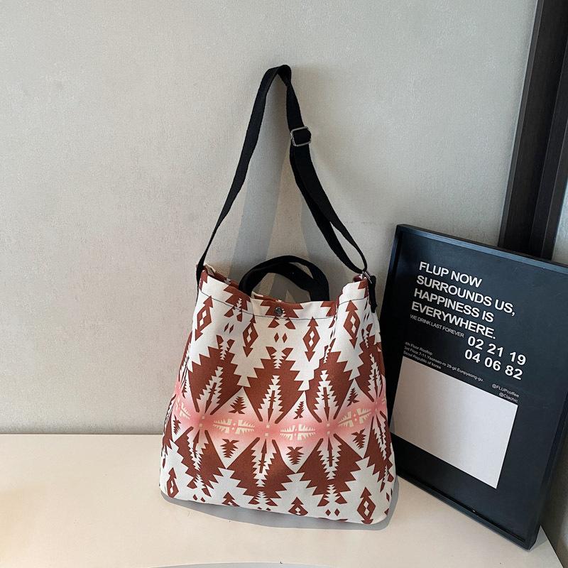 

Модный тренд простая повседневная сумка большой вместимости 2025 лето новая в зарубежном стиле женская на плечо кроссбоди сумка-тоут коричневый