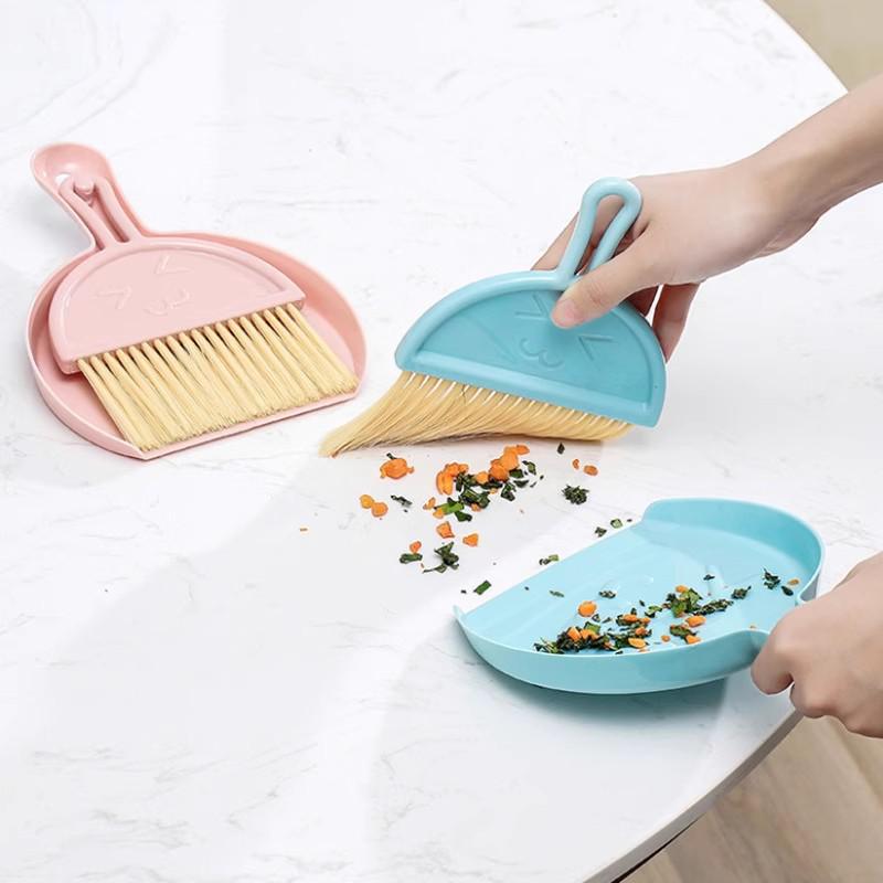 Newcomer Exclusive Mini Broom and Dustpan Set for Desktop Cleaning