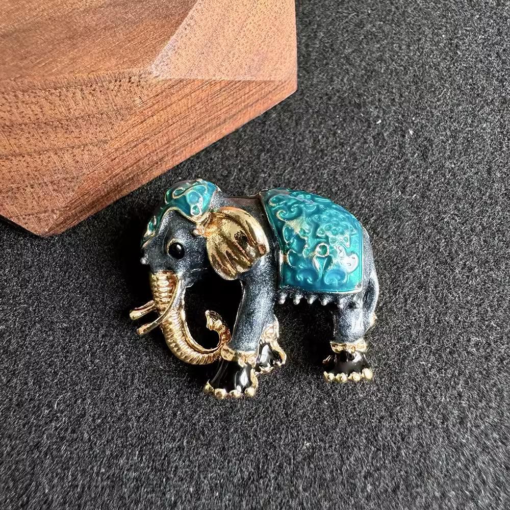 Creative Cute Texture Enamel Elephant Animal Brooches For Women Men 4-colors Clothing Backpack Metal Pins Party Jewelry Gift