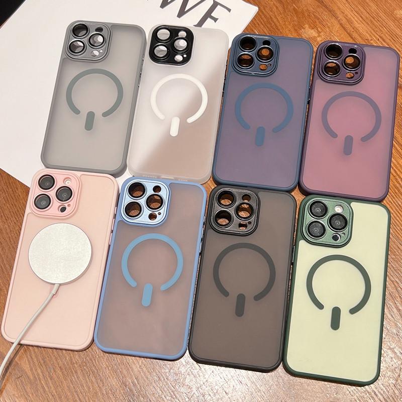 Magnetic Skin-Feel Phone Case for iPhone 17 Pro Max, Compatible with Apple 16/15/14/13, Frosted and Semi-Transparent Design.