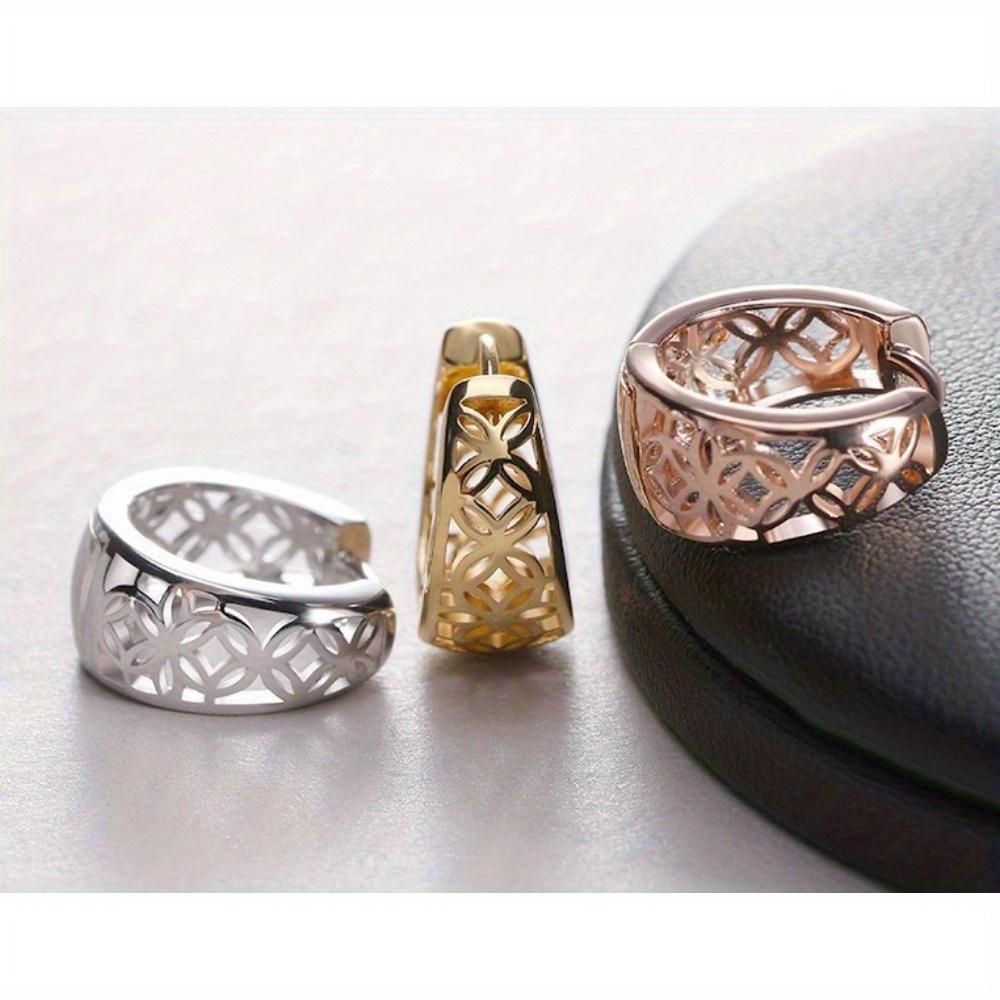 European and American Fashionable Women's Simple Retro Hollow Four Leaf Petal Ear Buckle, Personalized and Creative Exquisite Earrings