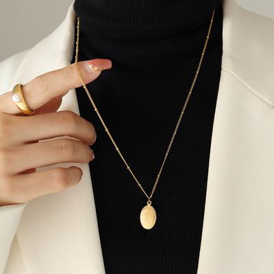 Retro Style Portrait Oval Pendant Collarbone Chain Titanium Steel Plated 18K Gold Necklace Female P712
