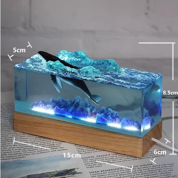 Montagna Blu Balena Casa della Guarigione Atmosfera Decorazione Oceano Balena USB Luminescente Resina Ornamento da Tavolo Unico Regali per Feste