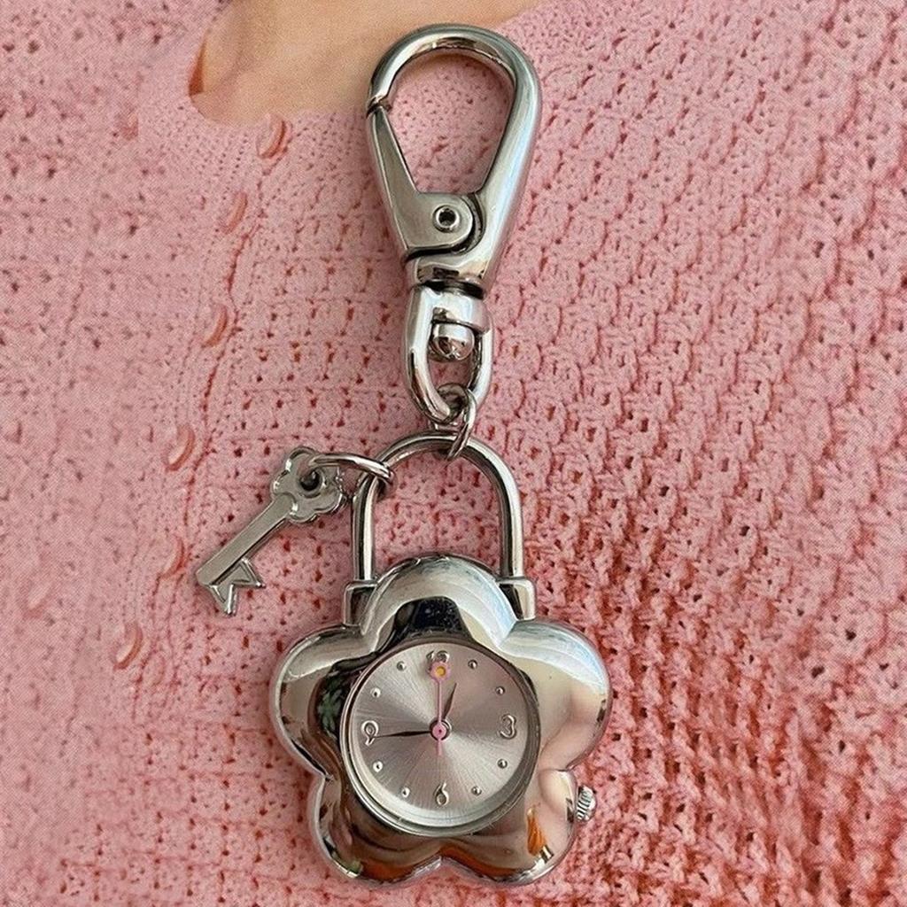 Classical Antique Inspired Key Holder With Decorative Locket And Sturdy Metal Construction Hollow Heart Pendant Keychain