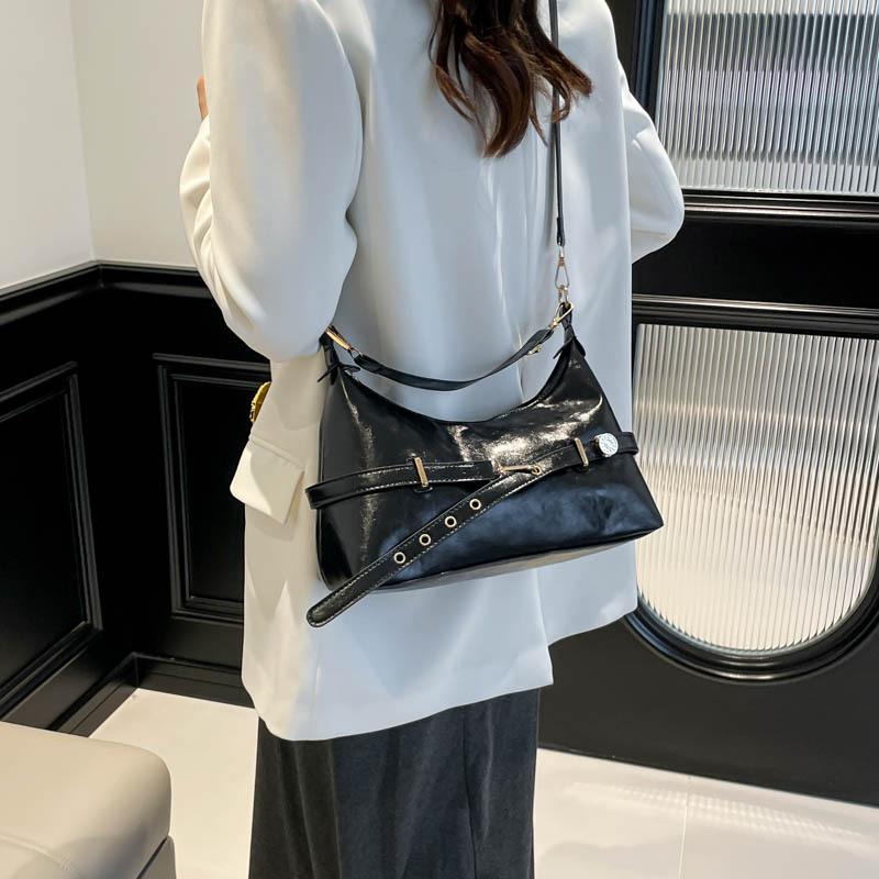 Retro Solid Color Shoulder Underarm Bags for Women Vintage Belt Design Ladies Crossbody Hobos Bag Simple Female Phe Handbags