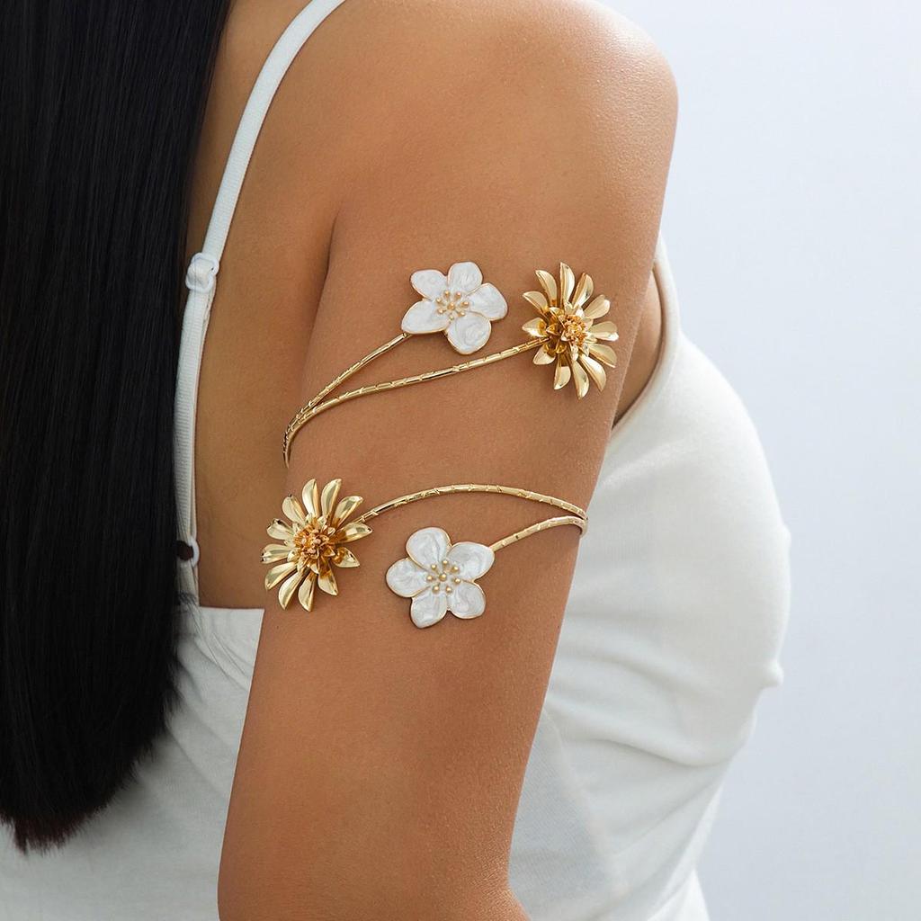 Fascia Floreale Europea e Americana: Bracciale da Braccio Floreale Dolce e Piccante da Donna - Accessorio di Alta Gamma