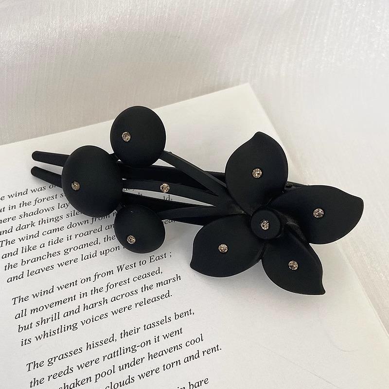 

Цветочные матовые заколки-клипсы «Утиный клюв»Заколки для затылкаЗавитки для волосЗажимы для волосФиксирующие волшебные инструментыКлипсыВерхние клипсыЗаколки для волос, Головной убор чёрный