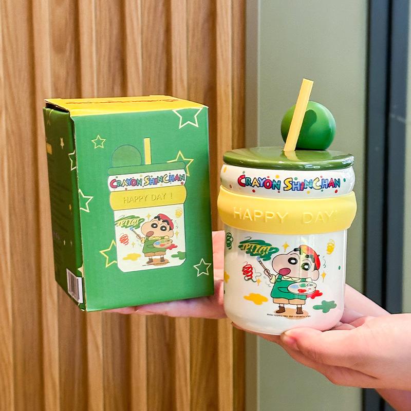 Crayon Xiaoxin Keramiktasse mit Deckel Kinder Strohbecher Niedliche Cartoon Studenten Wassertasse Geburtstagsgeschenkbox