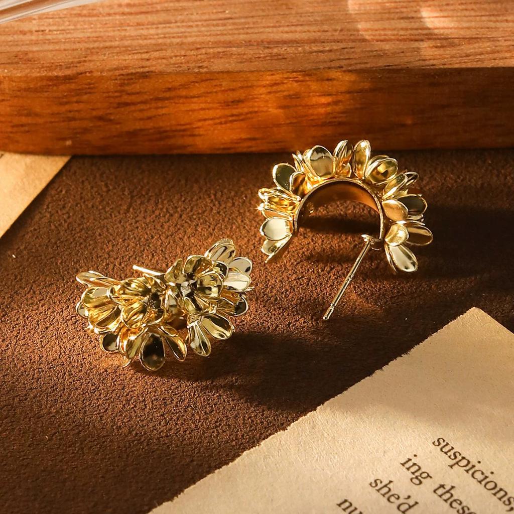 Trend Blossoms Golden Flowers C-shaped Dangle Earrings for Women Hyperbole Ear Jewelry Accessories Girl Gift