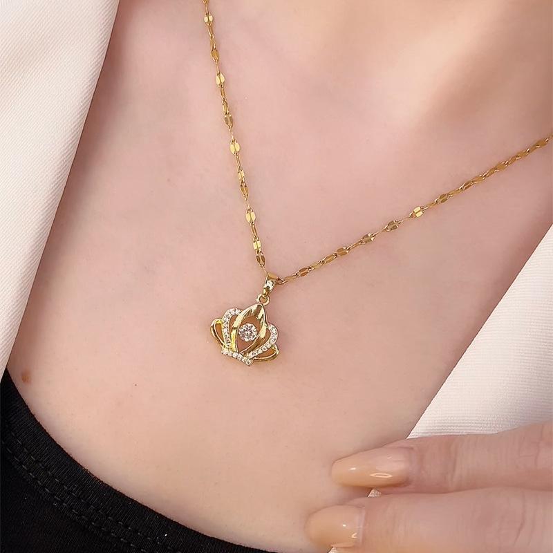 New Titanium Steel Crown Necklace Internet Celebrity Temperament Short Clavicle Chain Women's Light Luxury Niche Fashion Popular Jewelry