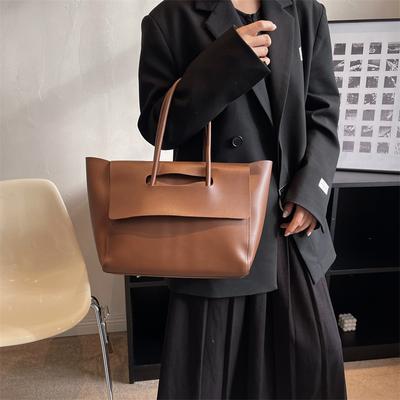 Premium-Sense Damenhandtasche mit großem Fassungsvermögen 2025 neu Koreanische Version Handtasche Retro Pendler Tragetasche vielseitige Schultertasche