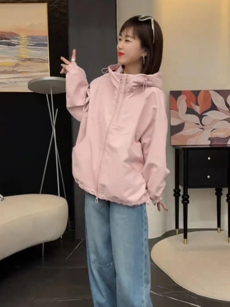 

Женская модная куртка-ветровка с капюшоном - Весна 2025 Маленький повседневный кардиган-топ Medium розовый