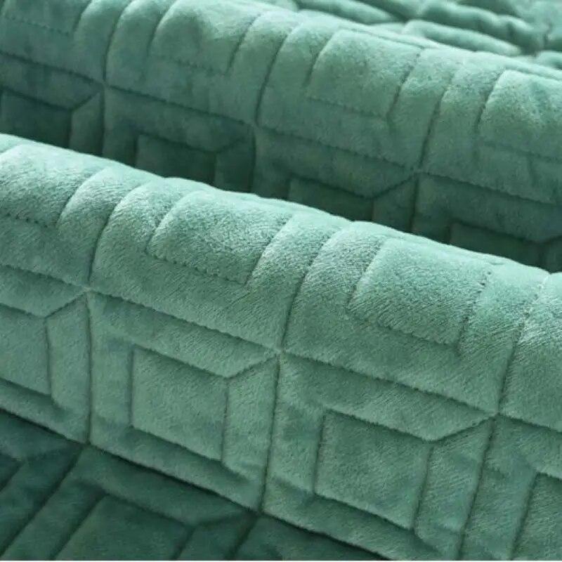 New Arrival Solid Color Thick Crystal Velvet Quilted Sofa Towel Soft Short Plush Anti-slip Sectional Sofa Covers for Living Room