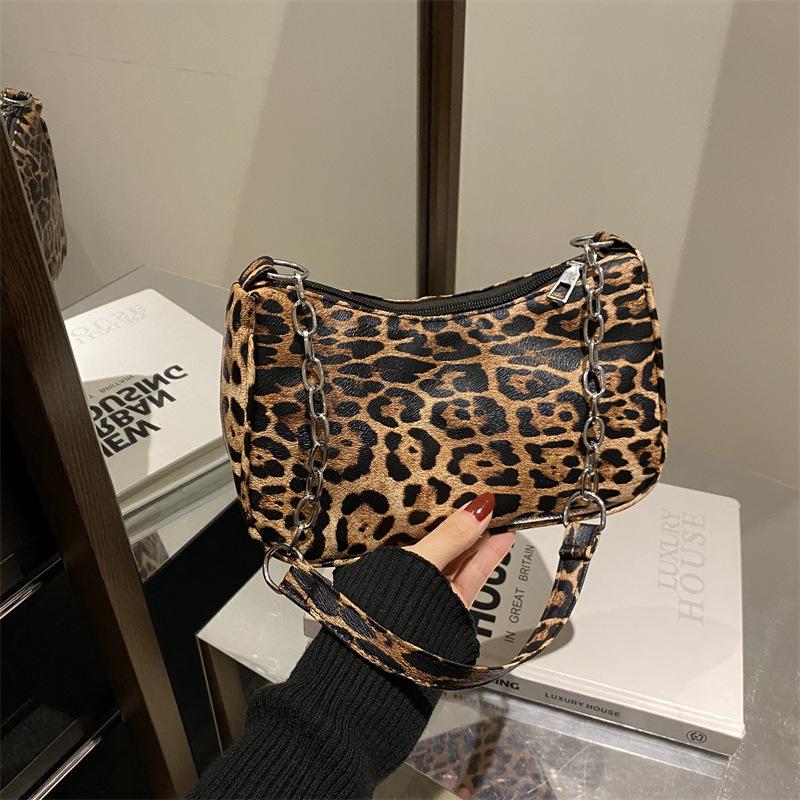 Niche Design Shoulder Bag Versatile Popular New Bag Foreign Style Handbag Fashionable Retro Leopard Print Underarm Bag