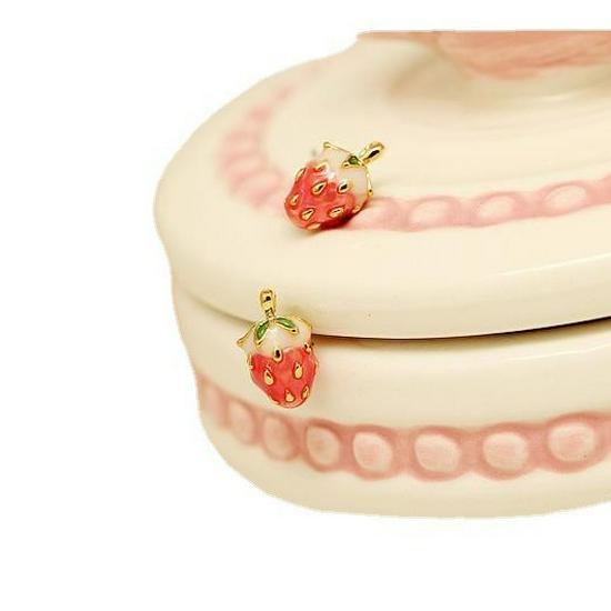 Korean Style Exquisite Strawberry Oil Stud Earrings - Fresh, Sweet Fashion Ear Accessories