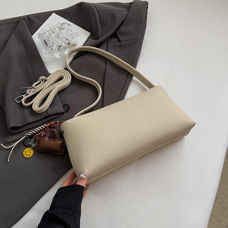 Underarm Bag Women's 2025 New Messenger Bag High Sense Popular Casual Versatile Shoulder Bag Autumn and Winter Baguette Bag