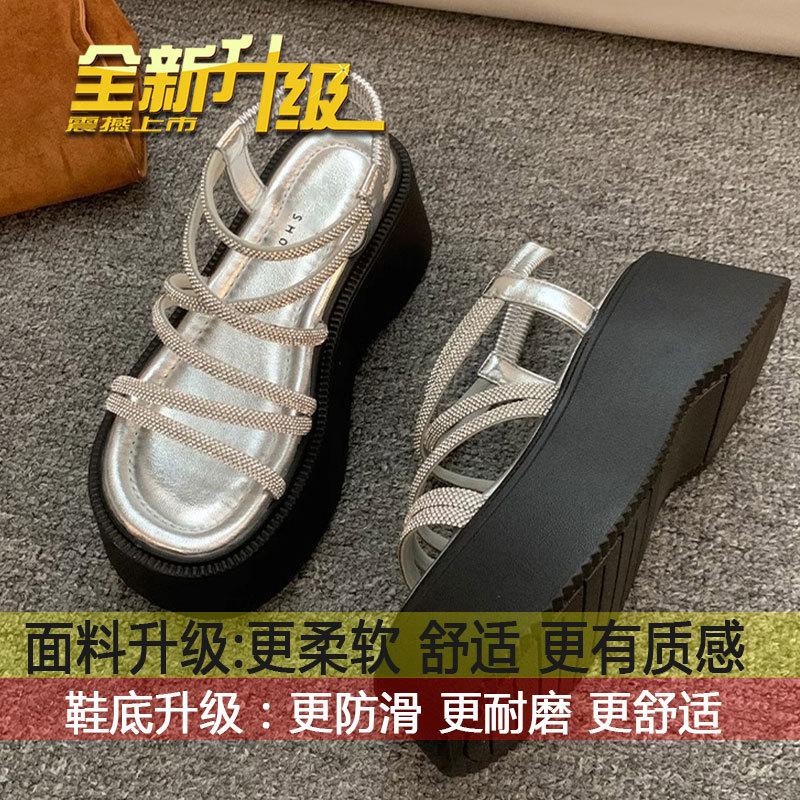 

Модные туфли на маленьком высоком каблуке со стразами, пляжные римские туфли для женщин, новые сандалии на платформе инс на лето 2025 40