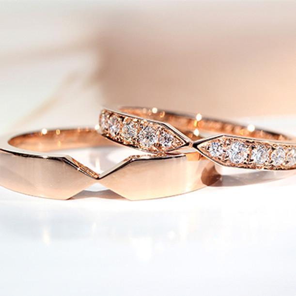 

Shangjia Boutique Double-Point 18K Gold Diamond-Plated Polished Couple Rings Size 8