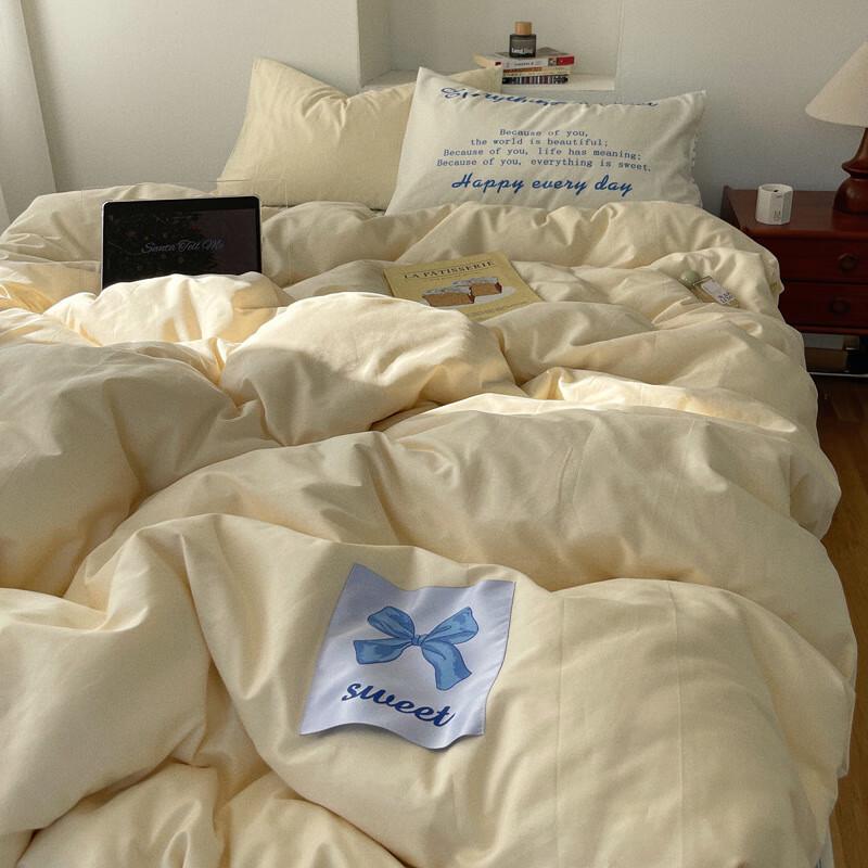 

Cartoon Cream Bow 4-Piece Bedding Set