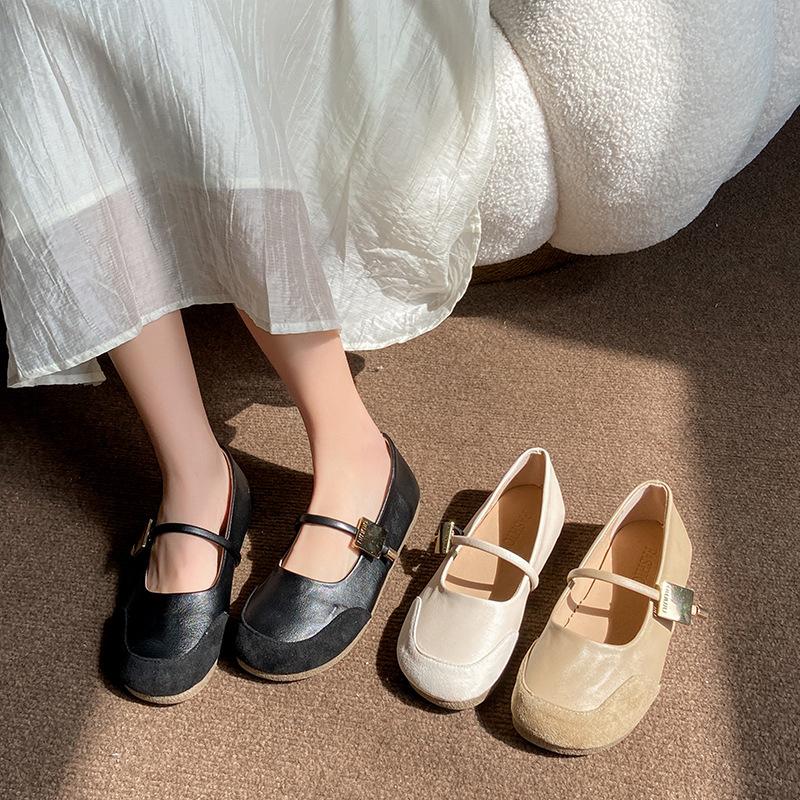 Scarpe da ballo da donna di nuova moda primavera 2024 Scarpe Mary Jane basse estive Casaul Scarpe basse con fibbia e suola morbida Zapatos De Mujer